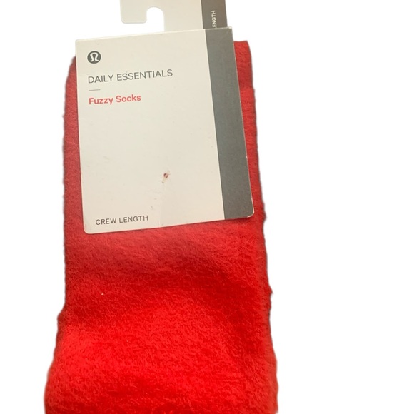 NWT Lululemon fuzzy crew socks Size L - Picture 1 of 2